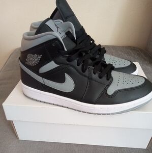 Nike Jordan 1 women's size 8.5
